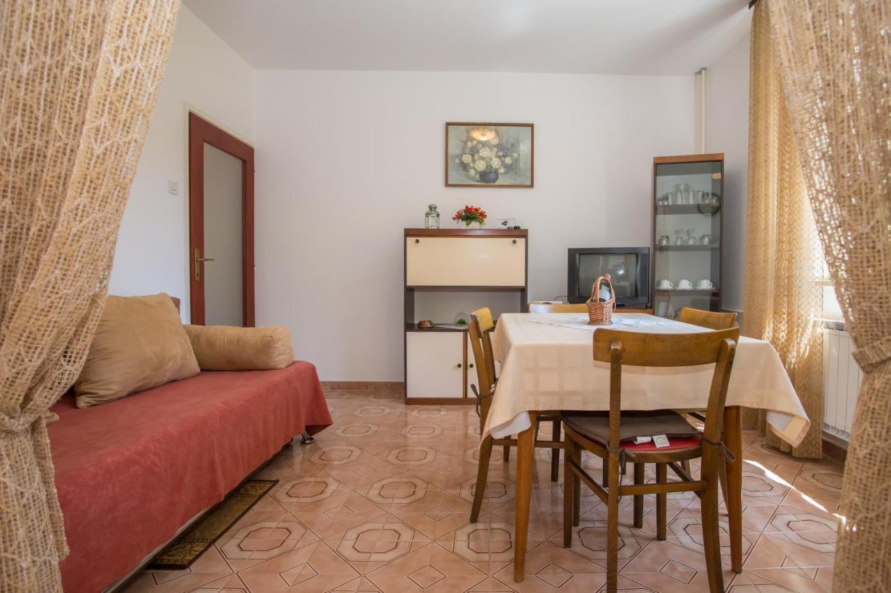 Garden View Apartment In Porec For 2 - 4 Persons Zewnętrze zdjęcie