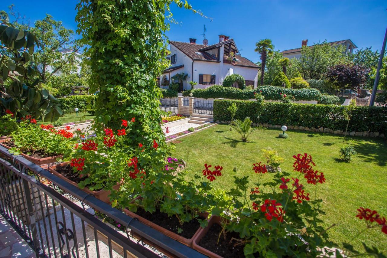 Garden View Apartment In Porec For 2 - 4 Persons Zewnętrze zdjęcie