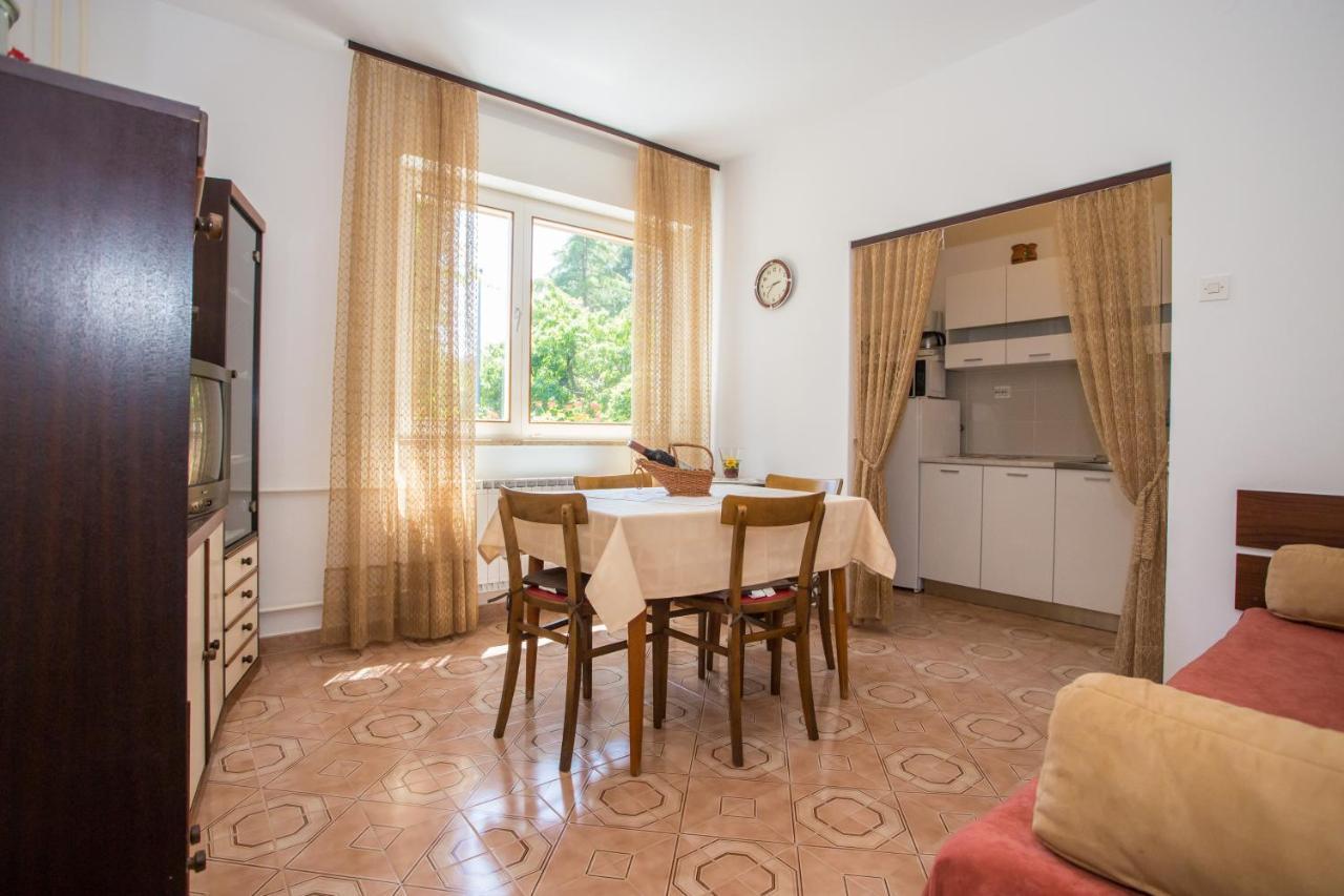 Garden View Apartment In Porec For 2 - 4 Persons Zewnętrze zdjęcie